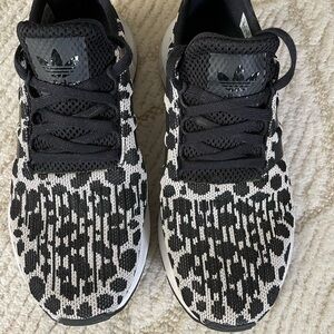 Adidas Women’s Cheetah print sneakers